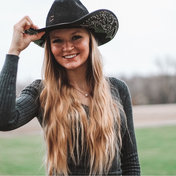 Meet The Posher💗 - Picture 1 of 4